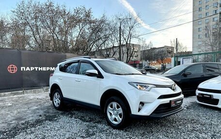 Toyota RAV4, 2018 год, 2 299 000 рублей, 3 фотография