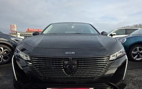 Peugeot 308, 2023 год, 2 342 000 рублей, 3 фотография