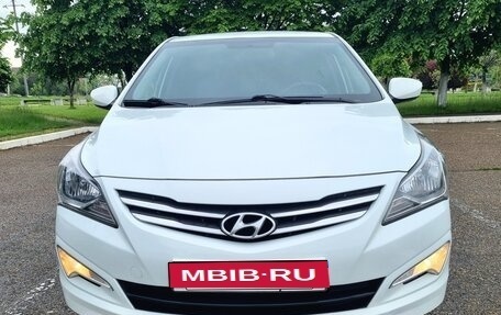 Hyundai Solaris II рестайлинг, 2015 год, 1 030 000 рублей, 1 фотография