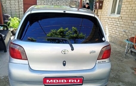 Toyota Vitz, 2000 год, 320 000 рублей, 1 фотография
