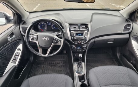 Hyundai Solaris II рестайлинг, 2015 год, 1 030 000 рублей, 3 фотография