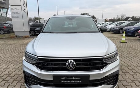 Volkswagen Tiguan, 2023 год, 3 558 000 рублей, 2 фотография