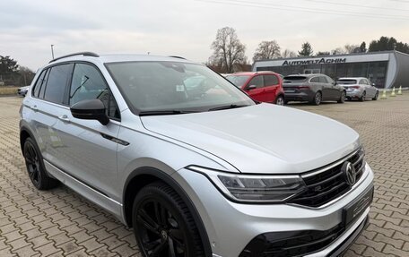 Volkswagen Tiguan, 2023 год, 3 558 000 рублей, 3 фотография