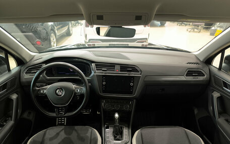 Volkswagen Tiguan II, 2019 год, 2 799 000 рублей, 17 фотография