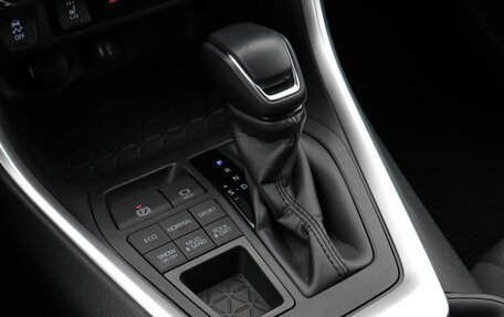 Toyota RAV4, 2019 год, 3 599 000 рублей, 15 фотография