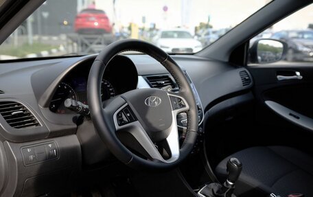 Hyundai Solaris II рестайлинг, 2013 год, 728 000 рублей, 5 фотография
