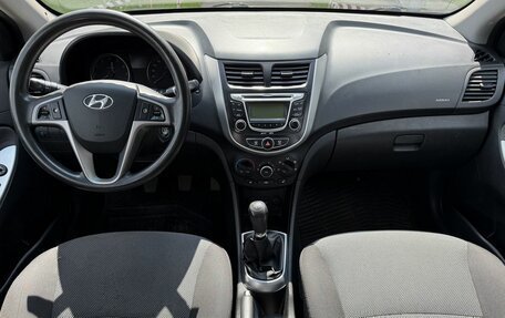 Hyundai Solaris II рестайлинг, 2013 год, 650 000 рублей, 11 фотография