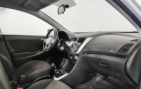Hyundai Solaris II рестайлинг, 2015 год, 865 000 рублей, 13 фотография