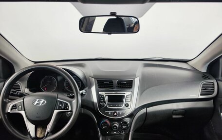 Hyundai Solaris II рестайлинг, 2015 год, 865 000 рублей, 17 фотография