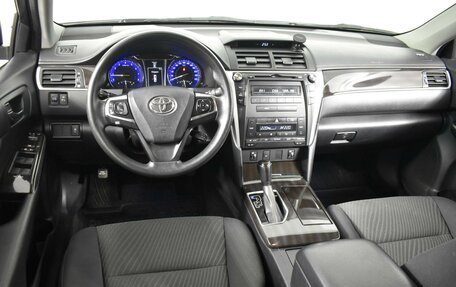 Toyota Camry, 2016 год, 1 869 900 рублей, 6 фотография