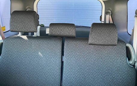Toyota Sienta I, 2013 год, 1 100 000 рублей, 26 фотография