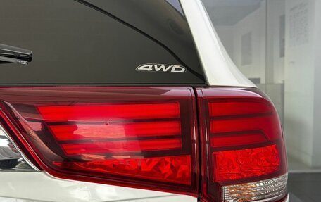 Mitsubishi Outlander III рестайлинг 3, 2019 год, 2 400 000 рублей, 12 фотография