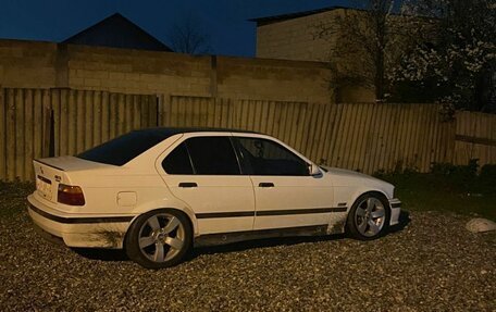 BMW 3 серия, 1994 год, 350 000 рублей, 2 фотография