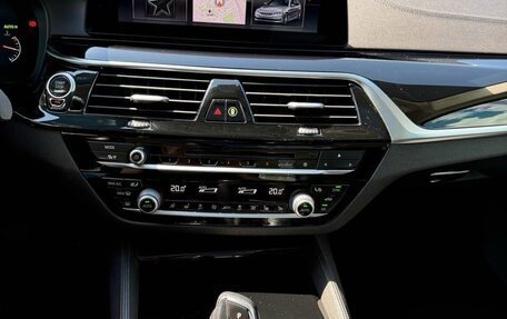 BMW 5 серия, 2019 год, 2 990 000 рублей, 13 фотография