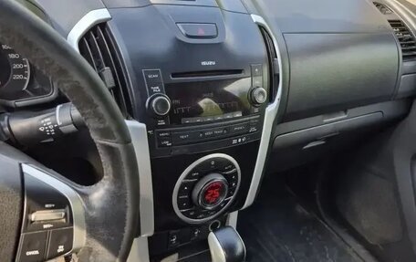 Isuzu D-Max II, 2016 год, 1 445 000 рублей, 12 фотография