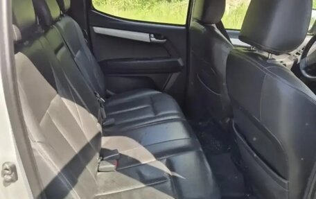 Isuzu D-Max II, 2016 год, 1 445 000 рублей, 10 фотография