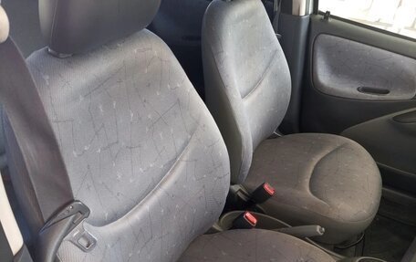 Toyota Vitz, 2000 год, 320 000 рублей, 6 фотография