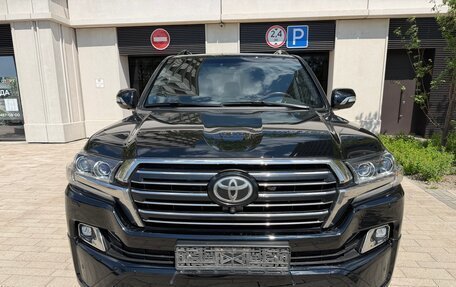 Toyota Land Cruiser 200, 2016 год, 6 000 000 рублей, 2 фотография