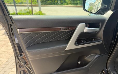 Toyota Land Cruiser 200, 2016 год, 6 000 000 рублей, 10 фотография