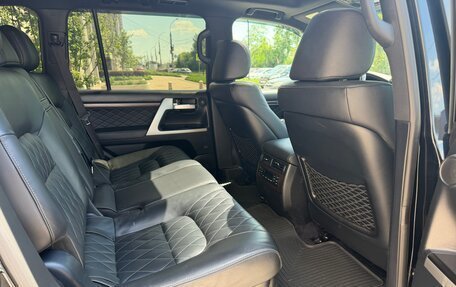 Toyota Land Cruiser 200, 2016 год, 6 000 000 рублей, 18 фотография