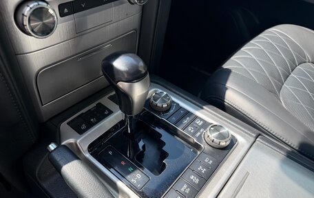 Toyota Land Cruiser 200, 2016 год, 6 000 000 рублей, 28 фотография