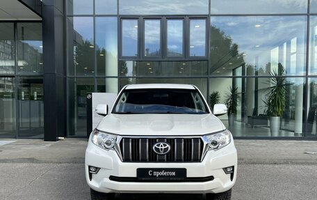 Toyota Land Cruiser Prado 150 рестайлинг 2, 2020 год, 4 890 000 рублей, 2 фотография