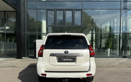 Toyota Land Cruiser Prado 150 рестайлинг 2, 2020 год, 4 890 000 рублей, 6 фотография