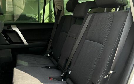 Toyota Land Cruiser Prado 150 рестайлинг 2, 2020 год, 4 890 000 рублей, 34 фотография