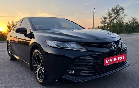 Toyota Camry, 2020 год, 1 600 000 рублей, 2 фотография