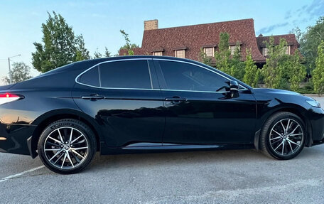Toyota Camry, 2020 год, 1 600 000 рублей, 5 фотография
