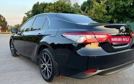 Toyota Camry, 2020 год, 1 600 000 рублей, 3 фотография