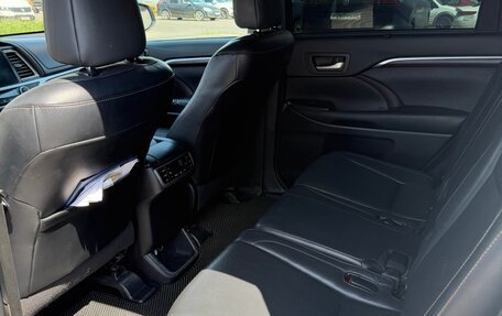 Toyota Highlander III, 2014 год, 2 900 000 рублей, 11 фотография