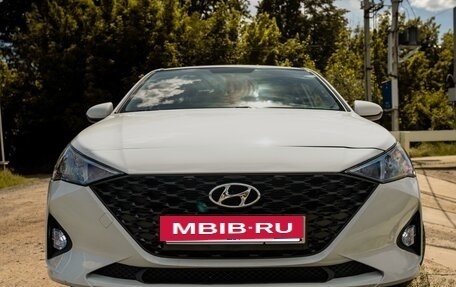 Hyundai Solaris II рестайлинг, 2017 год, 1 080 000 рублей, 2 фотография