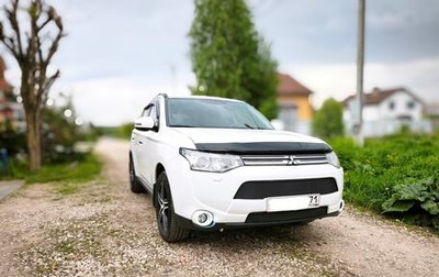 Mitsubishi Outlander III рестайлинг 3, 2013 год, 1 580 000 рублей, 1 фотография