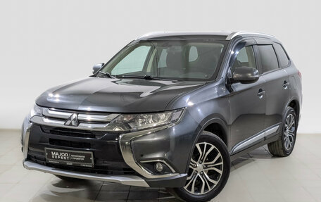 Mitsubishi Outlander III рестайлинг 3, 2018 год, 1 995 000 рублей, 1 фотография