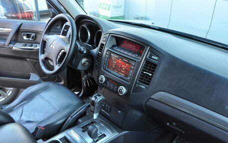 Mitsubishi Pajero IV, 2011 год, 1 560 000 рублей, 15 фотография