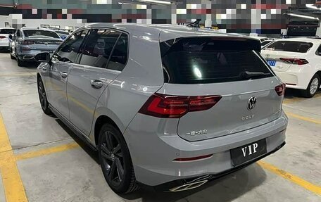 Volkswagen Golf VIII, 2022 год, 2 050 000 рублей, 2 фотография
