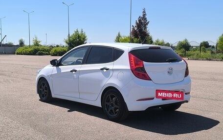 Hyundai Solaris II рестайлинг, 2015 год, 690 000 рублей, 3 фотография