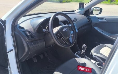 Hyundai Solaris II рестайлинг, 2015 год, 690 000 рублей, 10 фотография