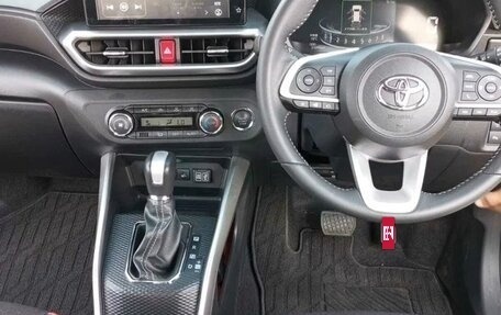 Toyota Raize I, 2023 год, 1 370 000 рублей, 9 фотография