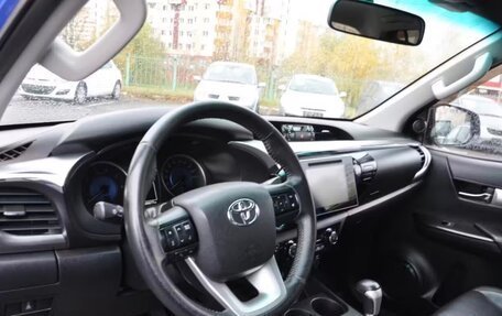 Toyota Hilux VIII, 2016 год, 3 500 000 рублей, 8 фотография