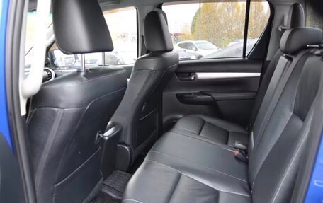 Toyota Hilux VIII, 2016 год, 3 500 000 рублей, 10 фотография