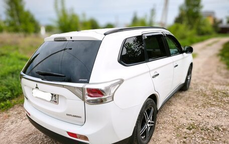 Mitsubishi Outlander III рестайлинг 3, 2013 год, 1 580 000 рублей, 3 фотография