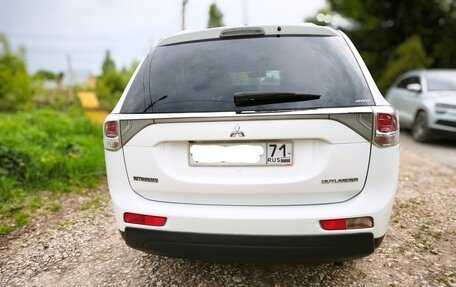 Mitsubishi Outlander III рестайлинг 3, 2013 год, 1 580 000 рублей, 4 фотография