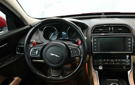 Jaguar XE I рестайлинг, 2017 год, 1 900 000 рублей, 14 фотография