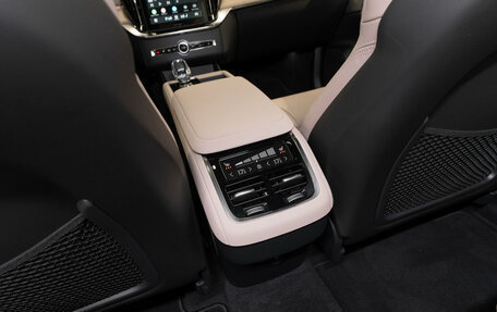 Volvo XC90 II рестайлинг, 2025 год, 9 750 000 рублей, 17 фотография