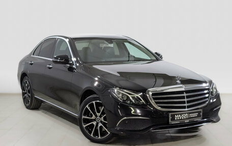 Mercedes-Benz E-Класс, 2019 год, 2 990 000 рублей, 3 фотография