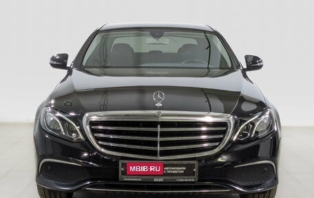 Mercedes-Benz E-Класс, 2019 год, 2 990 000 рублей, 2 фотография