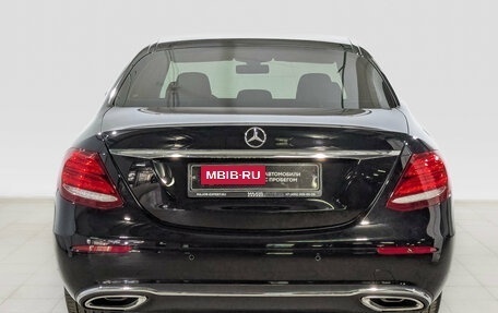Mercedes-Benz E-Класс, 2019 год, 2 990 000 рублей, 6 фотография