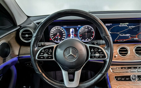 Mercedes-Benz E-Класс, 2019 год, 2 990 000 рублей, 22 фотография